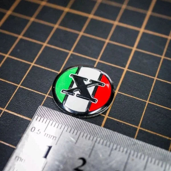 ใหม่!! เพลทโลหะ กลม Lambretta X และ Mods สวย เท่ โดนใจชาว แลมเบร็ตต้า ติดตั้งง่ายตรงไหนก็เด่น มีเทป 3 m ในชุด - Image 6