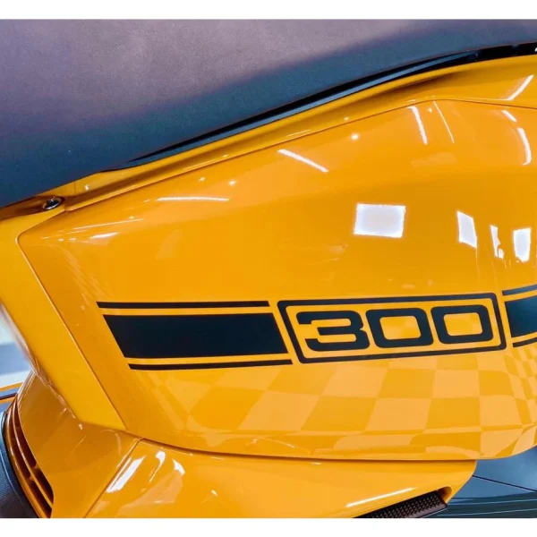 ใหม่!! Sticker ฝาข้าง Lambretta X300 SR ลายเส้น (1 ชุด/ 2ชิ้น) สวยคมติดตั้งง่ายพร้อมเทปยกมีหลายสีให้เลือก - Image 3