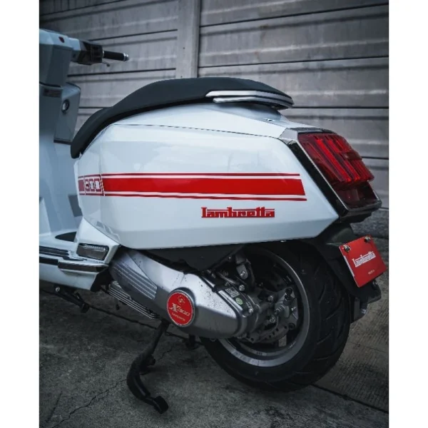 ใหม่!! สติกเกอร์​ PVC และสติกเกอร์สะท้อนแสง 1คู่ สำหรับติดทับ Logo ฝาข้าง Lambretta X300 X200 X250 G350 สีสวย​ - Image 5