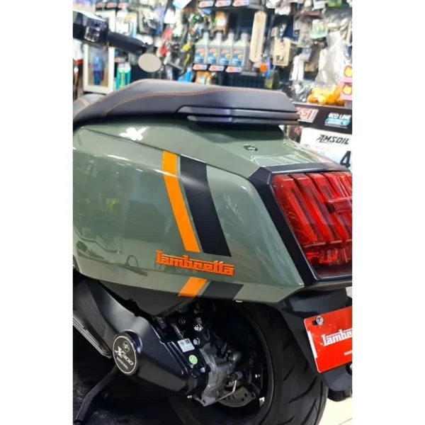 ใหม่!! สติกเกอร์​ PVC และสติกเกอร์สะท้อนแสง 1คู่ สำหรับติดทับ Logo ฝาข้าง Lambretta X300 X200 X250 G350 สีสวย​ - Image 7